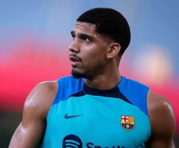 1664383362483051338.jpg 939feb4387b9259ba04fc006a46db0a.jpg