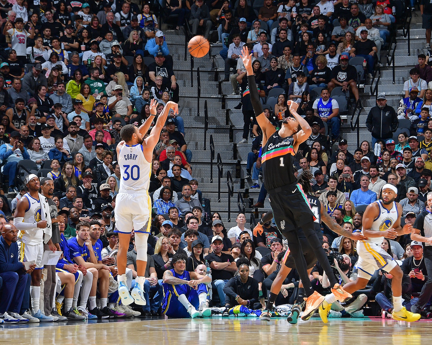 足球预测-雷吉·米勒：看文班打球是必须要有的体验 就和看乔丹&amp;库里一样