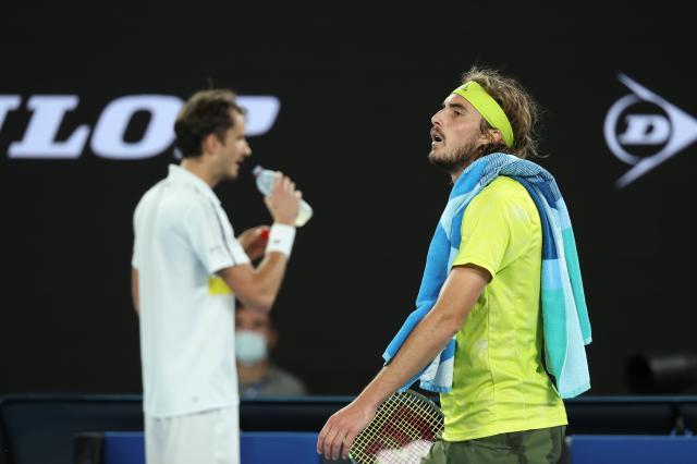 篮球预测-12连胜前十选手！梅德维德夫胜西西帕斯进澳网决赛